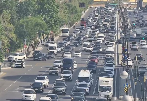 Sürücülərin NƏZƏRİNƏ: Paytaxtın bir sıra yollarında tıxac var - SİYAHI (FOTO)