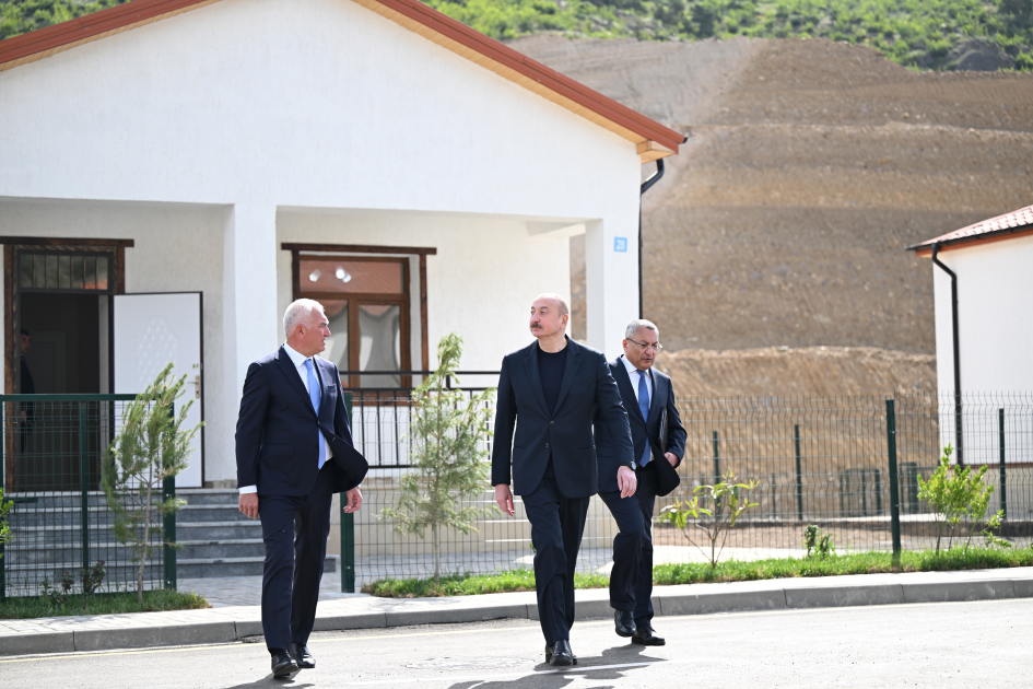 Prezident İlham Əliyev Laçın rayonunun Bəylik kəndinin açılışında iştirak edib (FOTO/VİDEO)