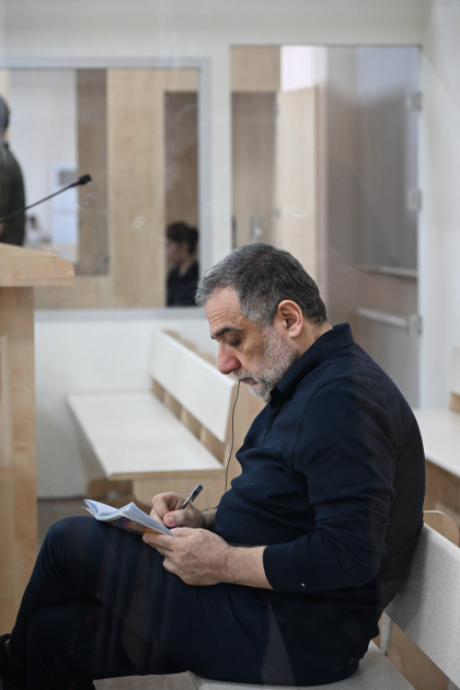 Ruben Vardanyanın məhkəməsində onlarla zərərçəkmiş şəxs ifadə verib (FOTO)