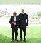 Prezident İlham Əliyev Laçının Bəylik kəndinə köçən sakinlərlə görüşüb, onlara evlərin açarlarını təqdim edib (FOTO/VİDEO) (YENİLƏNİB)