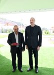 Prezident İlham Əliyev Laçının Bəylik kəndinə köçən sakinlərlə görüşüb, onlara evlərin açarlarını təqdim edib (FOTO/VİDEO) (YENİLƏNİB)