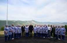 Prezident İlham Əliyev “LATIFA” Laçın tikiş fabrikinin açılışında iştirak edib (FOTO/VİDEO) (YENİLƏNİB)
