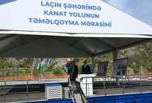 Prezident İlham Əliyev Laçın kanat yolunun təməlini qoyub (FOTO)