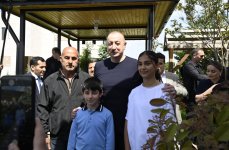 Prezident İlham Əliyev Laçın şəhərində sakinlərlə görüşüb (FOTO/VİDEO) (YENİLƏNİB)