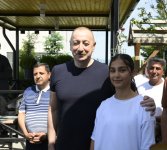Prezident İlham Əliyev Laçın şəhərində sakinlərlə görüşüb (FOTO/VİDEO) (YENİLƏNİB)