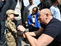 Prezident İlham Əliyev Laçın şəhərində sakinlərlə görüşüb (FOTO/VİDEO) (YENİLƏNİB)