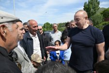 Prezident İlham Əliyev Laçın şəhərində sakinlərlə görüşüb (FOTO/VİDEO) (YENİLƏNİB)