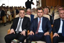 Bahəddin Həzinin "Göyün cazibə qüvvəsi" kitabının təqdimat mərasimi və imza günü keçirilib (FOTO)