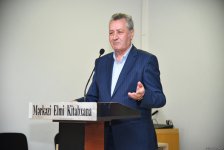 Bahəddin Həzinin "Göyün cazibə qüvvəsi" kitabının təqdimat mərasimi və imza günü keçirilib (FOTO)