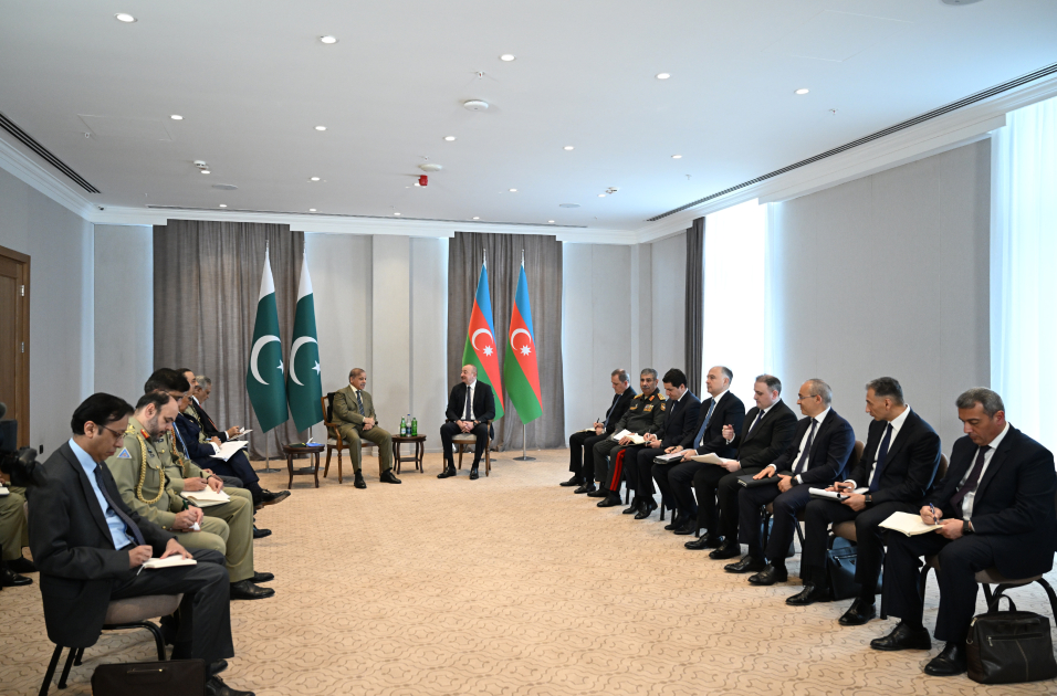 Laçında Prezident İlham Əliyevin Pakistanın Baş naziri ilə məhdud tərkibdə görüşü keçirilib (FOTO/VİDEO) (YENİLƏNİB)