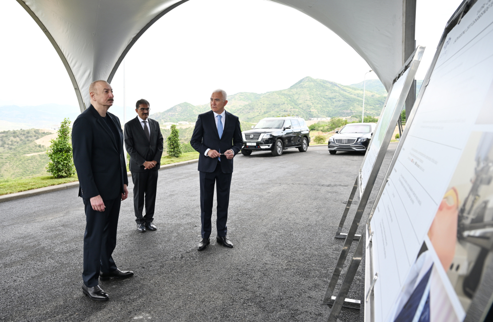 Prezident İlham Əliyev “LATIFA” Laçın tikiş fabrikinin açılışında iştirak edib (FOTO/VİDEO) (YENİLƏNİB)
