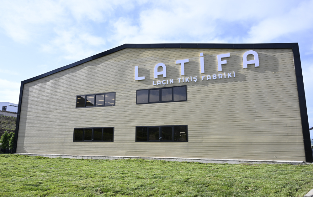 Prezident İlham Əliyev “LATIFA” Laçın tikiş fabrikinin açılışında iştirak edib (FOTO/VİDEO) (YENİLƏNİB)