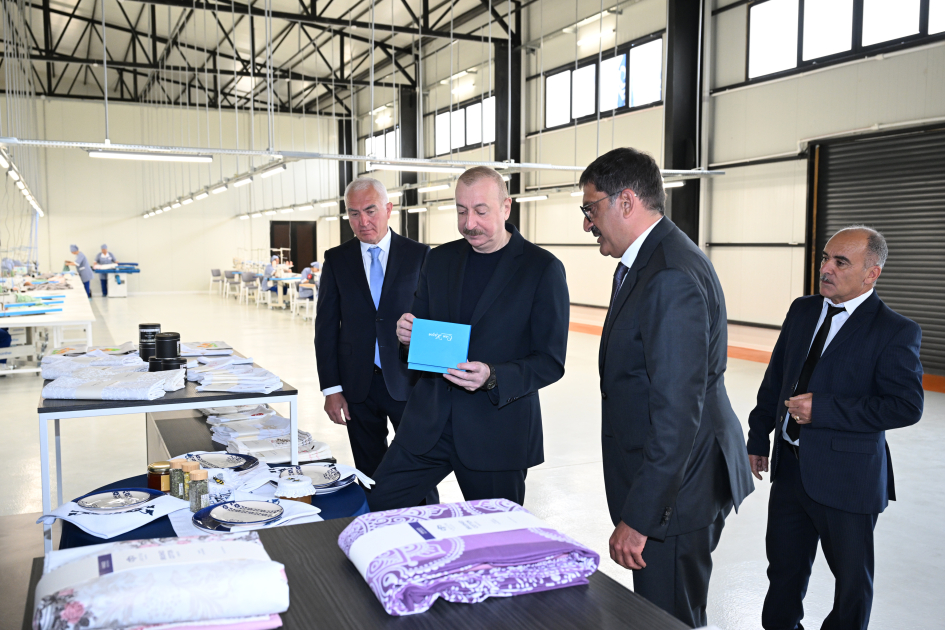 Prezident İlham Əliyev “LATIFA” Laçın tikiş fabrikinin açılışında iştirak edib (FOTO/VİDEO) (YENİLƏNİB)