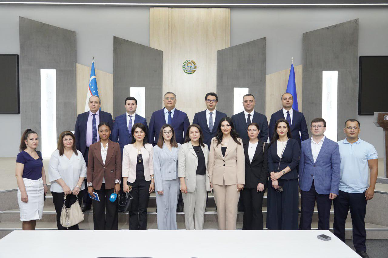 Azərbaycan və Özbəkistan media qurumları informasiya və kommunikasiya sahəsində əməkdaşlığı müzakirə ediblər (FOTO)