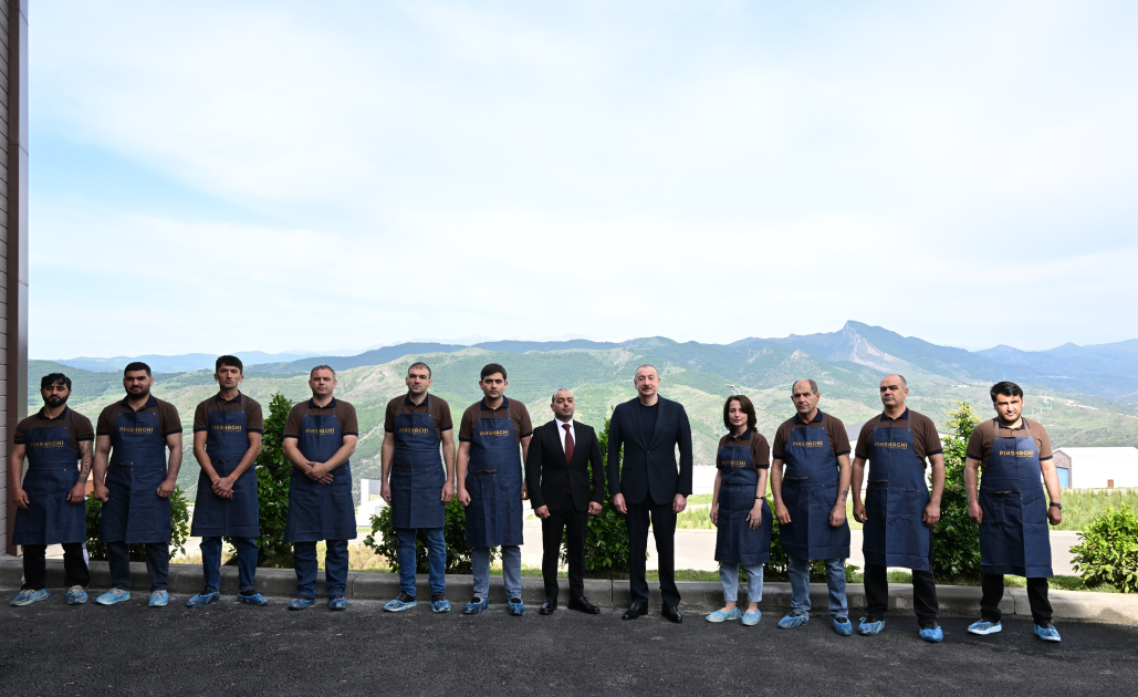 Prezident İlham Əliyev “PIRSHAGHI” ayaqqabı fabrikinin Laçın filialının açılışında iştirak edib (FOTO/VİDEO)