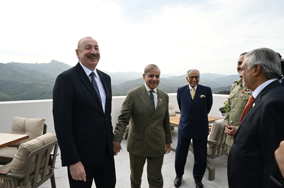Laçında Prezident İlham Əliyevin Pakistanın Baş naziri ilə nahar əsnasında geniş tərkibdə görüşü olub (FOTO/VİDEO)