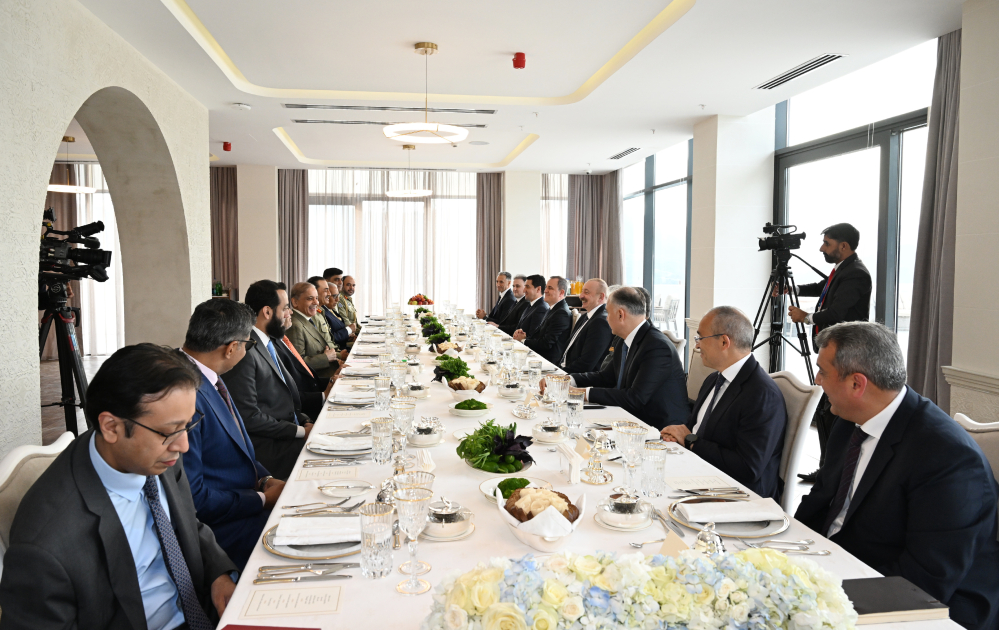 Laçında Prezident İlham Əliyevin Pakistanın Baş naziri ilə nahar əsnasında geniş tərkibdə görüşü olub (FOTO/VİDEO)