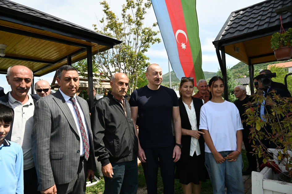 Prezident İlham Əliyev Laçın şəhərində sakinlərlə görüşüb (FOTO) (YENİLƏNİB)