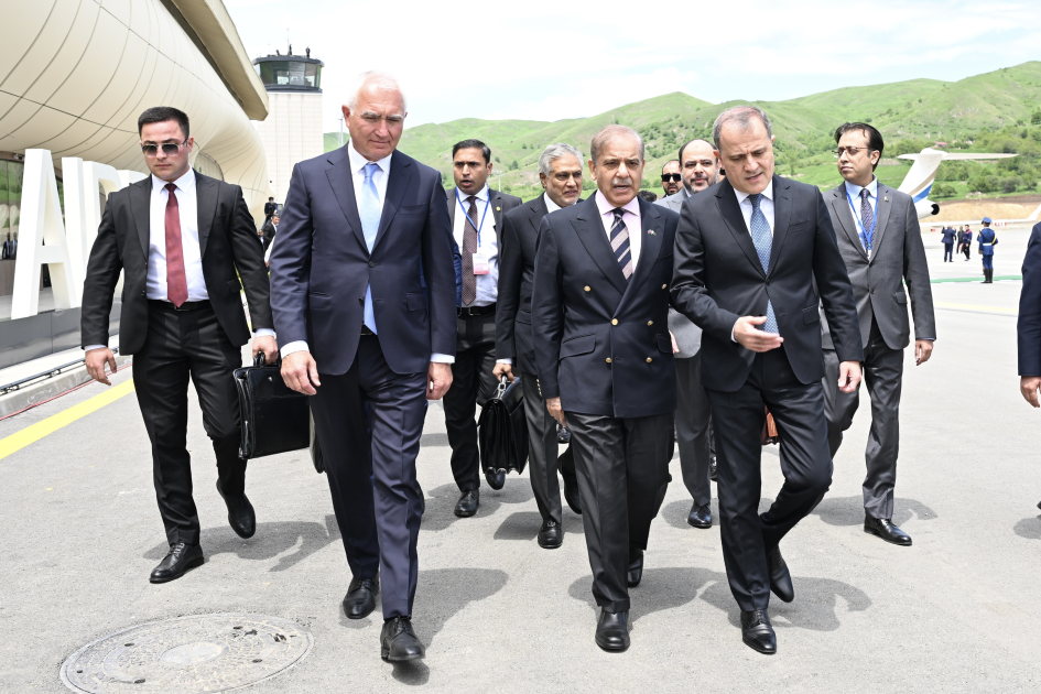 Məhəmməd Şahbaz Şərif Azərbaycana səfərə gəlib (FOTO)