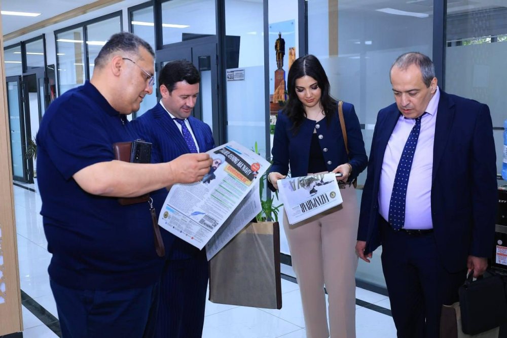 Azərbaycan nümayəndə heyəti Özbəkistan Müdafiə Nazirliyinin mətbuat xidmətinin fəaliyyəti ilə tanış olub (FOTO)
