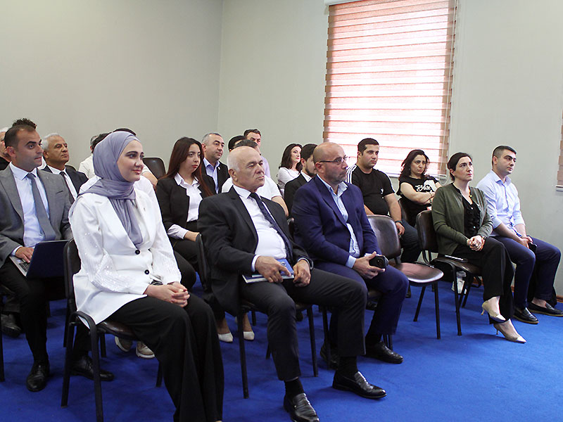 Azərbaycan klublarına lisenziyalar təqdim olunub (FOTO)
