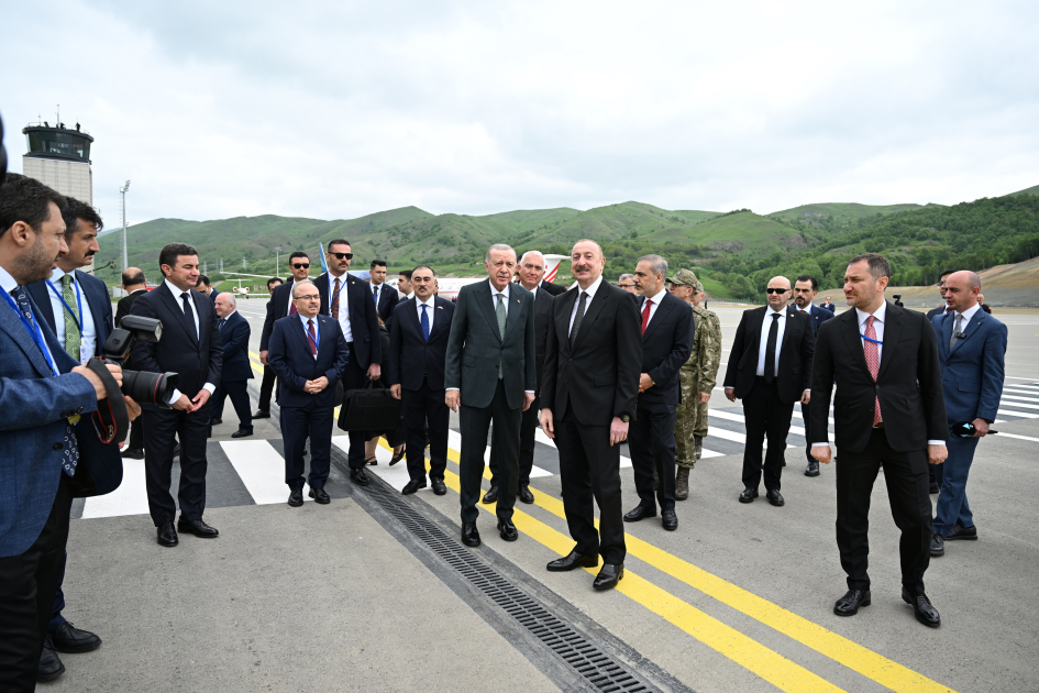 Prezident İlham Əliyev və Türkiyə Prezidenti Rəcəb Tayyib Ərdoğan Laçın Beynəlxalq Hava Limanının açılış mərasimində iştirak ediblər (FOTO/VİDEO) (YENİLƏNİB-2)