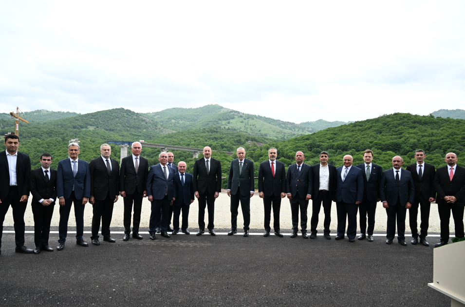 Prezident İlham Əliyev və Prezident Rəcəb Tayyib Ərdoğan Kəlbəcər-Laçın avtomobil yolunda görülən tikinti işləri ilə tanış olublar (FOTO/VİDEO) (YENİLƏNİB)