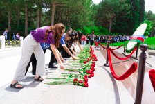 Azərbaycan Könüllü Təşkilatları İttifaqı 28 May – Müstəqillik Günü ilə bağlı silsilə tədbirlər keçirib (FOTO)