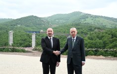 Prezident İlham Əliyev və Prezident Rəcəb Tayyib Ərdoğan Kəlbəcər-Laçın avtomobil yolunda görülən tikinti işləri ilə tanış olublar (FOTO/VİDEO) (YENİLƏNİB)