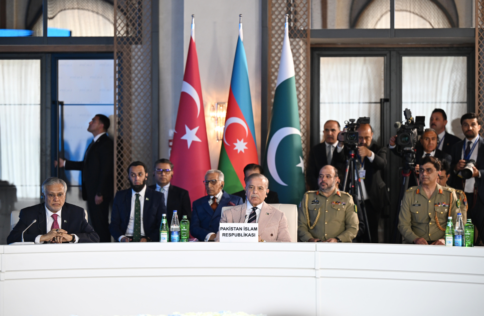 Laçında Azərbaycan, Türkiyə və Pakistan bayraqlarının dalğalanmasını görmək qəlblərimizi fəxarət hissi ilə doldurur - Şahbaz Şərif