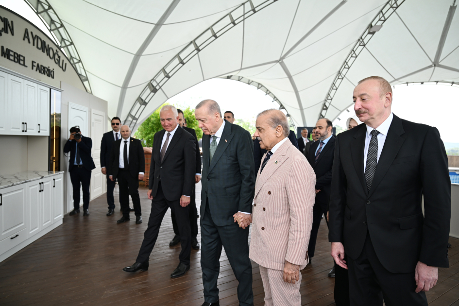 Prezident İlham Əliyev, Türkiyə Prezidenti və Pakistanın Baş naziri Laçın şəhərində seyrəngahda olublar (FOTO/VİDEO)