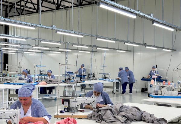 Laçınlıların çalışdığı “LATIFA” tikiş fabrikində gündə 2 min tekstil məhsulu istehsal olunacaq (FOTO)