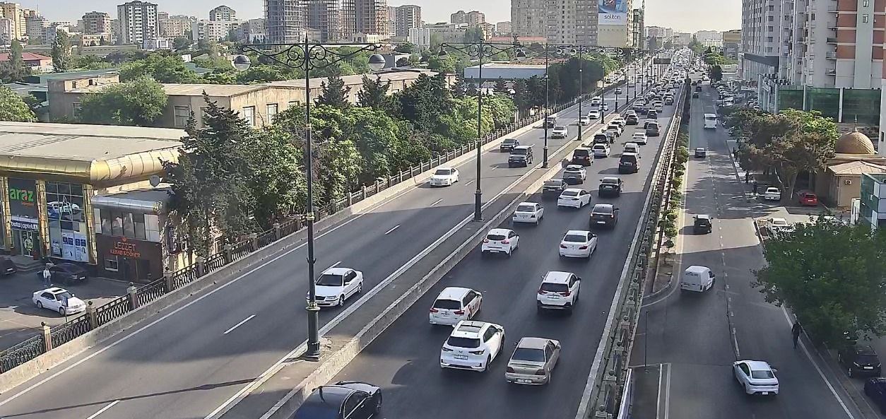 Sürücülərin NƏZƏRİNƏ: Bakıda bu yollarda sıxlıq var - SİYAHI (FOTO)