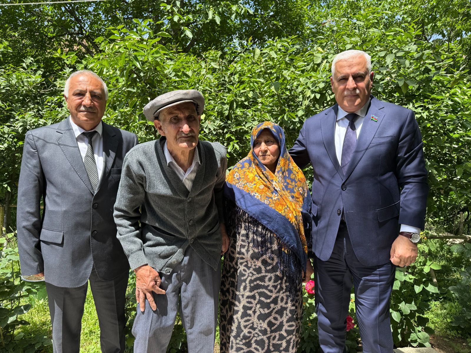 Vüqar Rəhimzadə Ordubadda şəhid ailələrini və Culfada 100 yaşlı sakini evlərində ziyarət edib (FOTO)