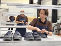 Laçında istehsal olunan ayaqqabılar Avropa ölkələrinə ixrac olunacaq (FOTO)