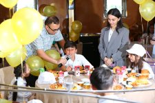 “Mən qəhrəman övladıyam” devizi ilə bir qrup şəhid övladı üçün gəzinti təşkil olunub (FOTO)