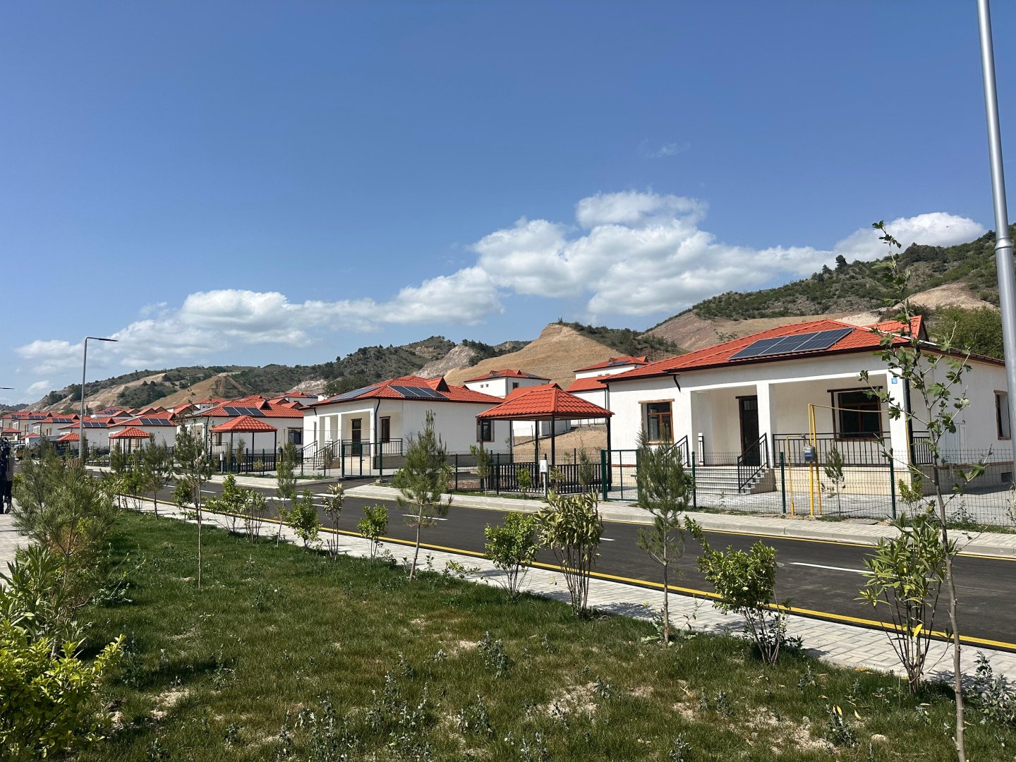 Köç karvanı Laçın rayonunun Bəylik kəndinə çatıb (FOTO)