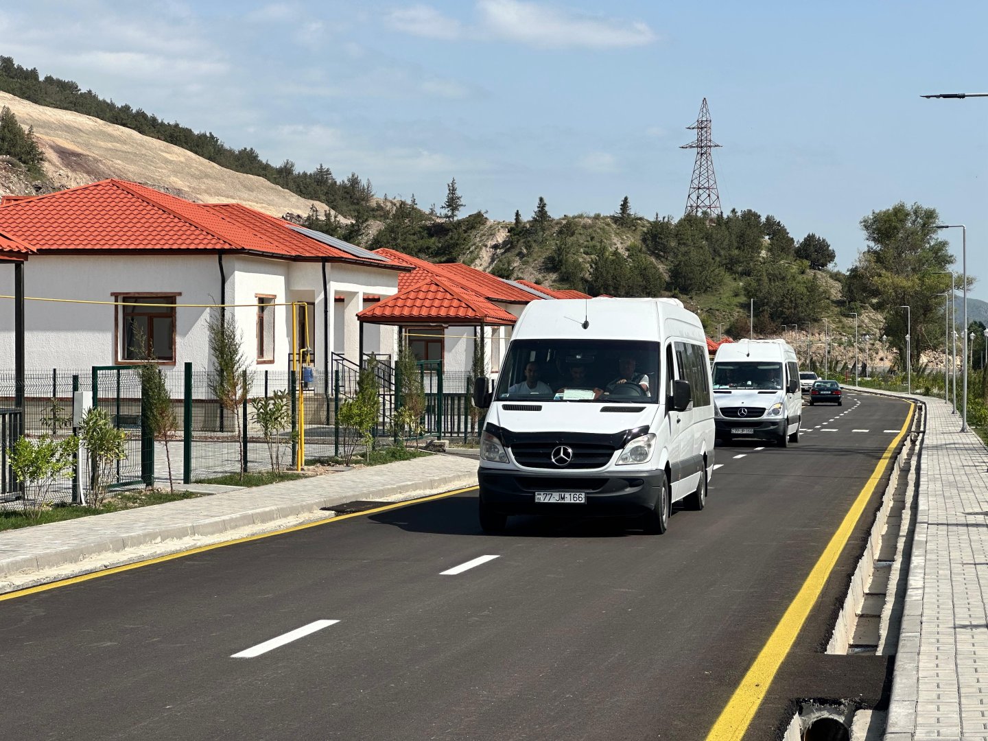 Köç karvanı Laçın rayonunun Bəylik kəndinə çatıb (FOTO)