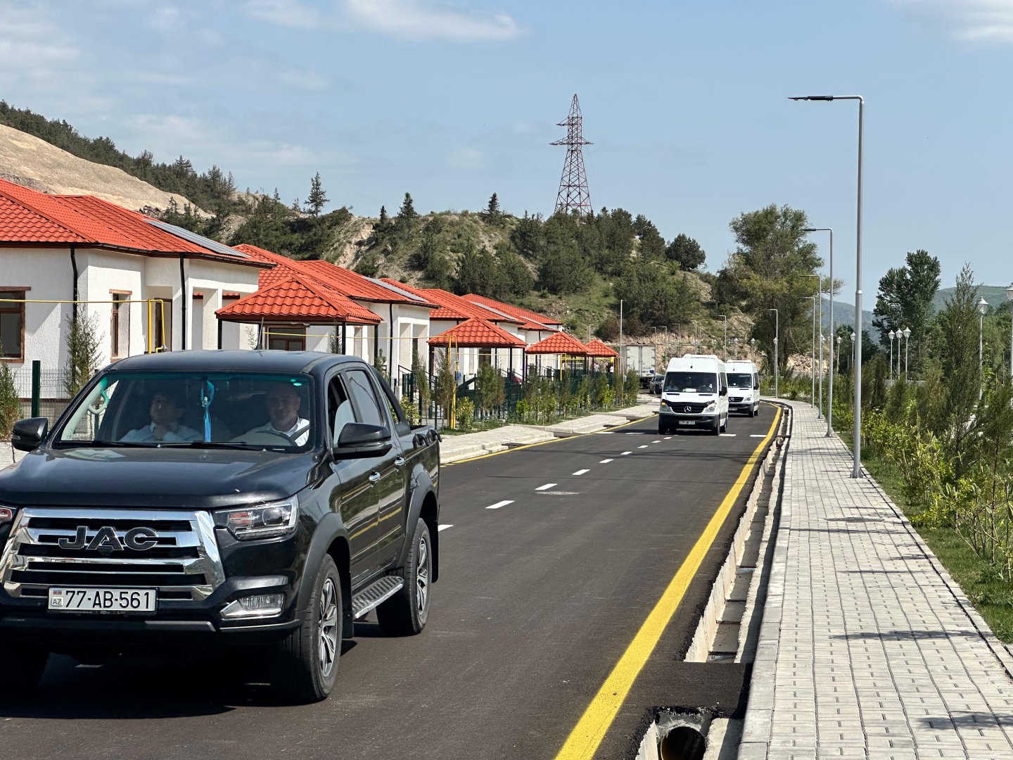 Köç karvanı Laçın rayonunun Bəylik kəndinə çatıb (FOTO)