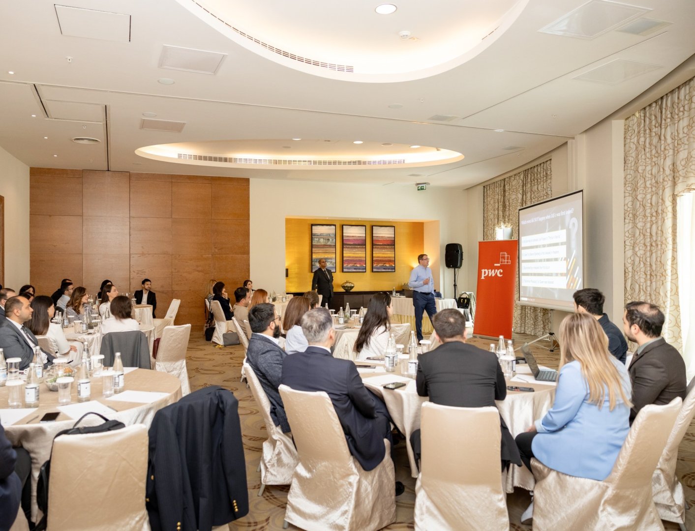 PwC Azərbaycan rəhbər işçilər üçün BMHS və Dayanıqlı İnkişaf Hesabatlılığı sahəsində ən son yeniliklərə dair eksklüziv təlim keçirib (FOTO)