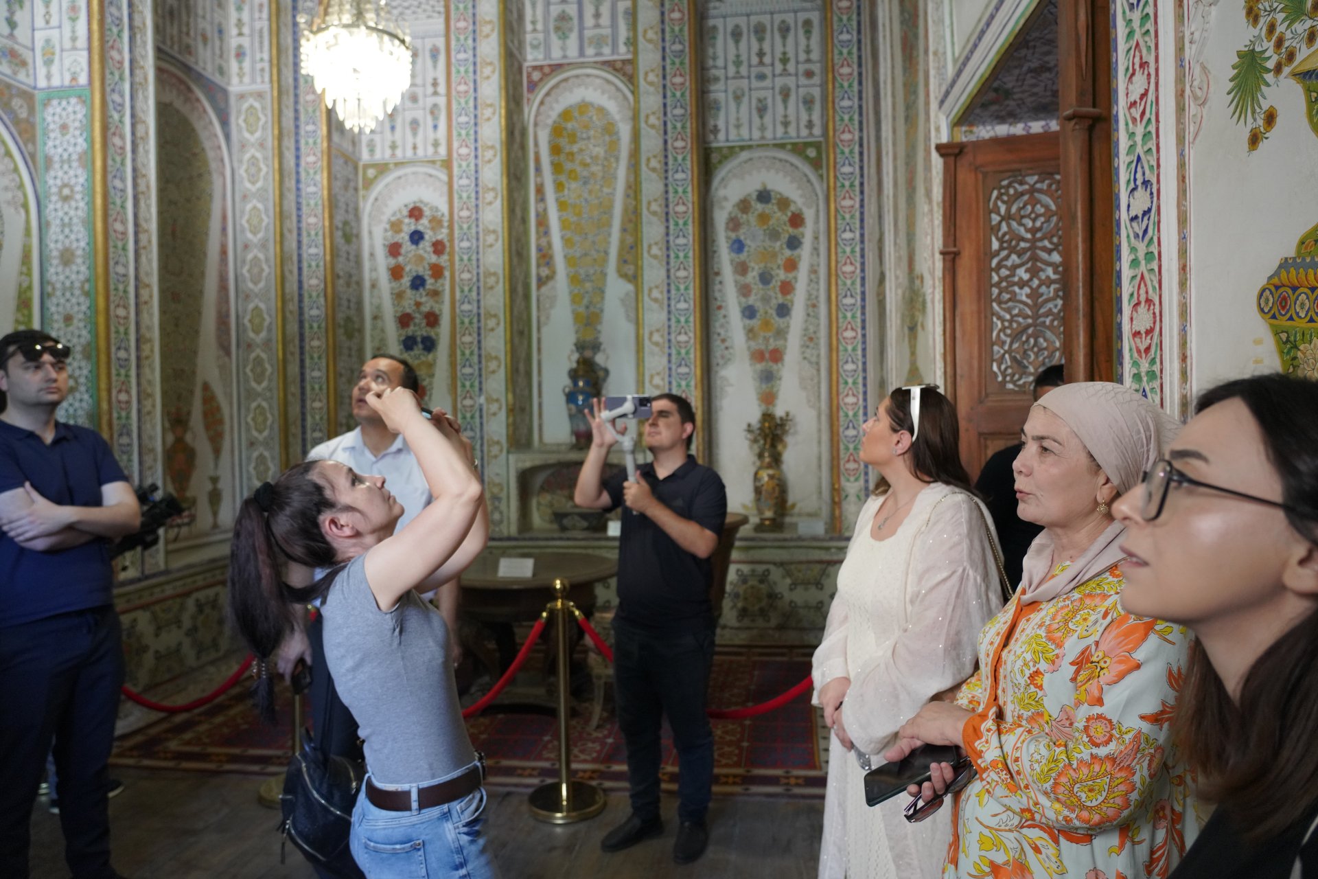 Azərbaycan nümayəndə heyəti üçün Özbəkistanın Buxara şəhərinə mediatur təşkil olunub (FOTO)
