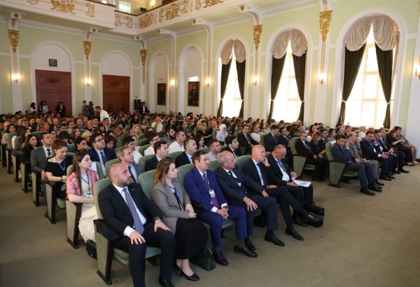 UNEC-də Universitetlər və İşəgötürənlərin I Beynəlxalq Forumu keçirilib (FOTO)