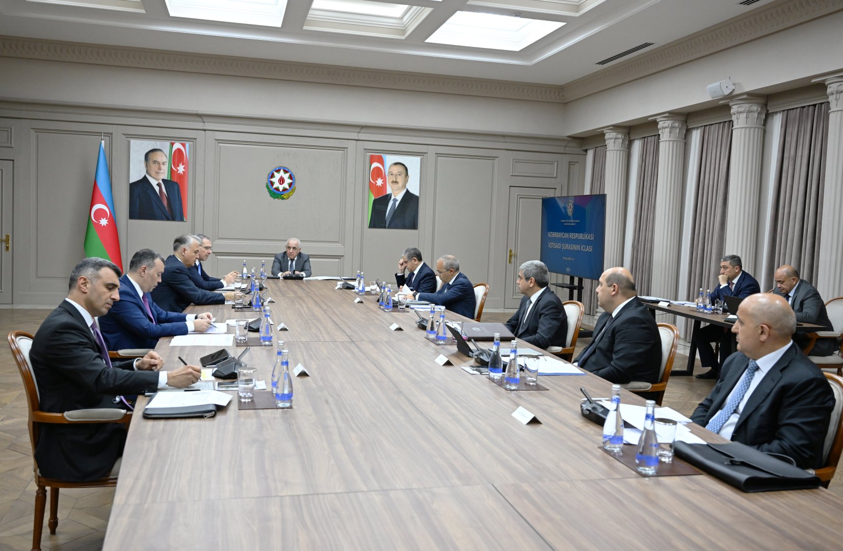 İqtisadi Şuranın növbəti iclası keçirilib: aidiyyəti qurumlara müvafiq tapşırıqlar verilib