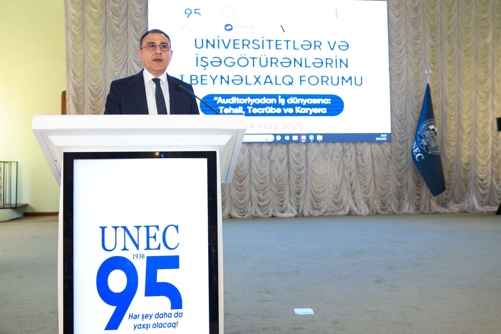 UNEC-də Universitetlər və İşəgötürənlərin I Beynəlxalq Forumu keçirilib (FOTO)