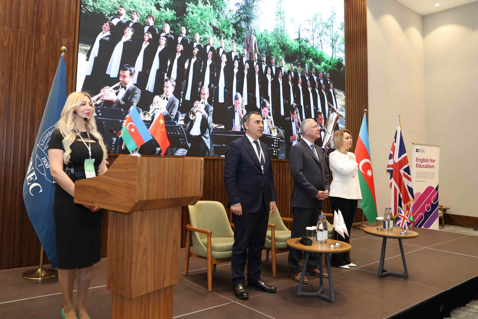 UNEC-də III Xarici Dil Müəllimləri Forumu keçirilib (FOTO)
