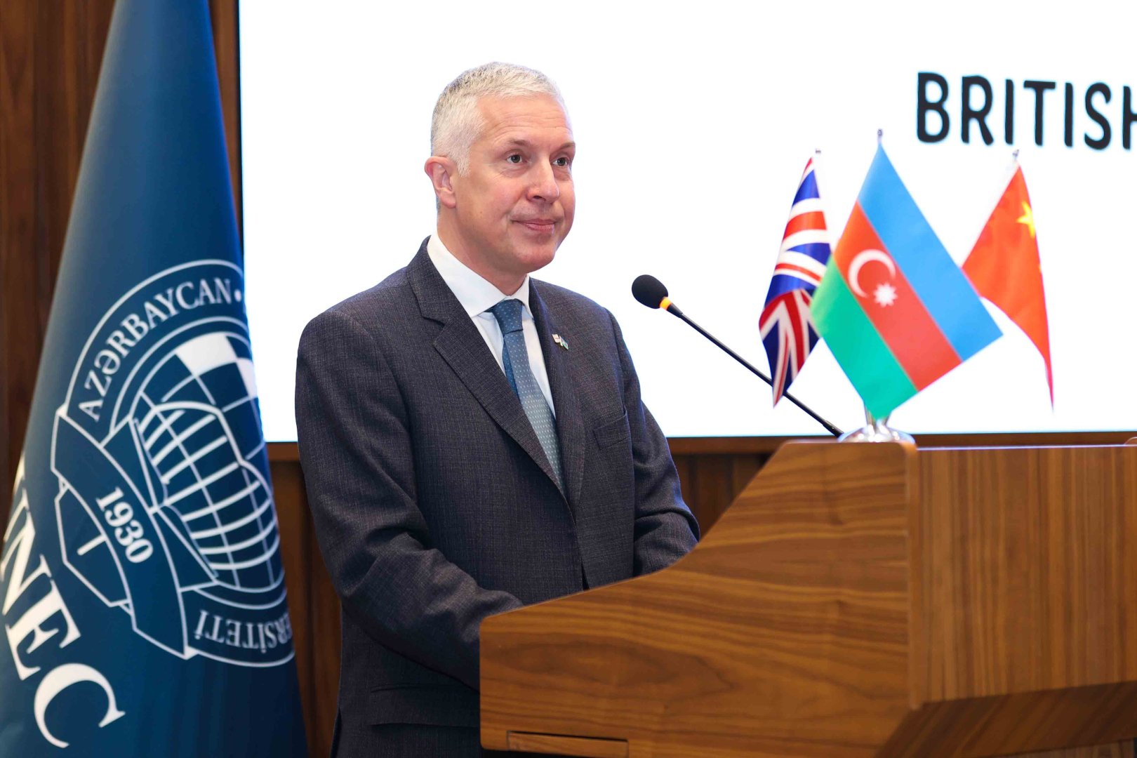 UNEC-də III Xarici Dil Müəllimləri Forumu keçirilib (FOTO)