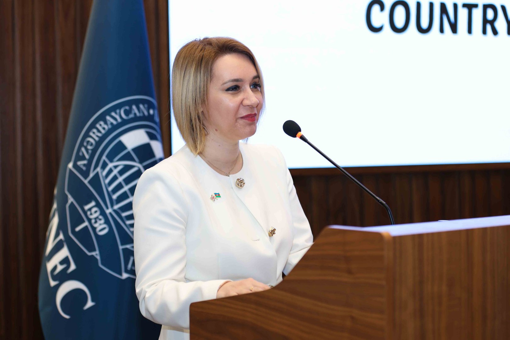 UNEC-də III Xarici Dil Müəllimləri Forumu keçirilib (FOTO)