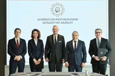 Azərbaycan və Almaniya şirkətləri arasında əlaqələrin genişləndirilməsi üzrə yol xəritəsi imzalanıb (FOTO)