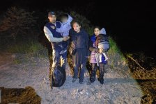 Həyati təhlükə ilə üzləşən sərhəd pozucuları təxliyə edilib (FOTO/VİDEO)