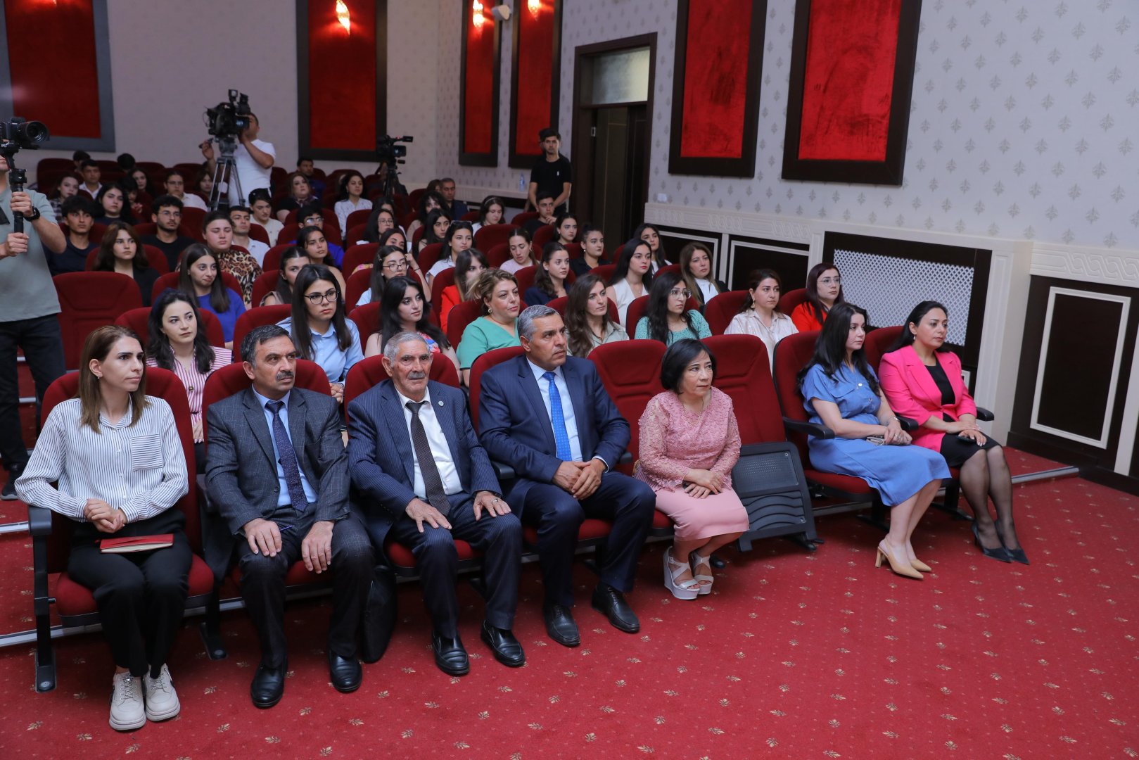 Naxçıvanda “MEDİAFEST-2025” çərçivəsində media tədqiqatçıları tələbələrlə görüşüb (FOTO)